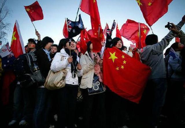 她才是地府真正的掌控者，与玉帝平起平坐，阎王只是她的小跟班！